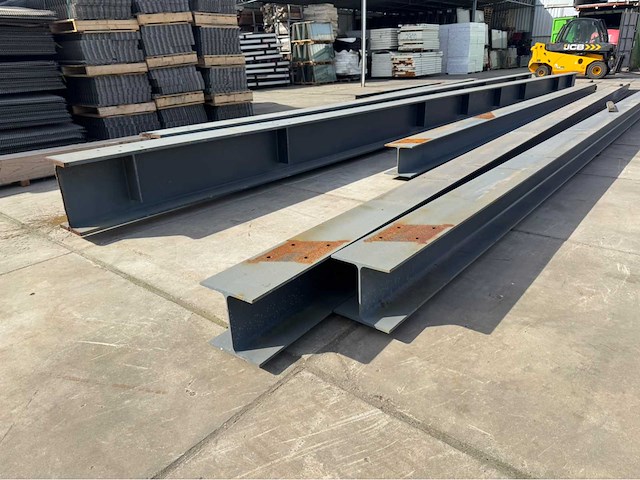 Partij stalen balken - afbeelding 5 van  10