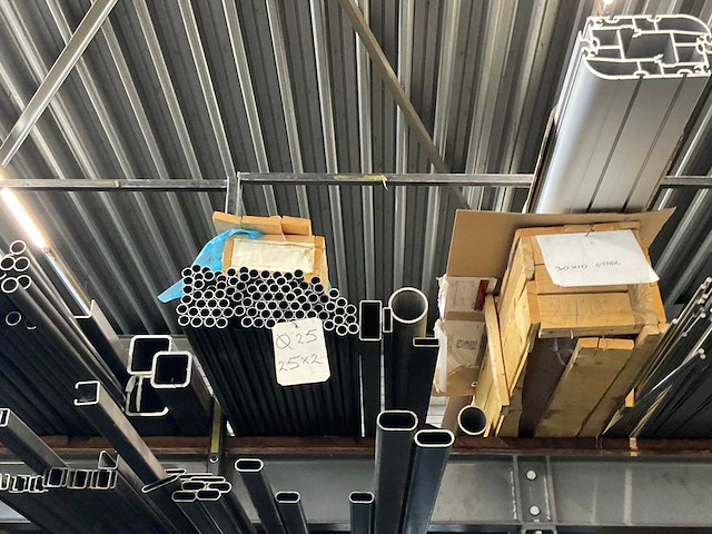 Partij stalen buizen - afbeelding 10 van  11