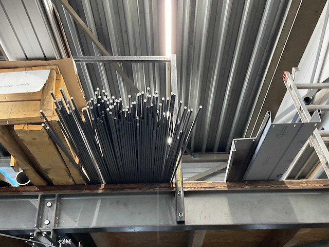 Partij stalen buizen - afbeelding 11 van  11