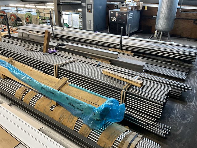 Partij stalen buizen - afbeelding 4 van  11