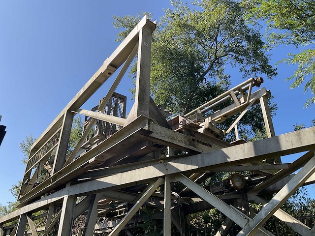 Partij stalen frames en opbouwdelen "substructure parts" - afbeelding 4 van  10