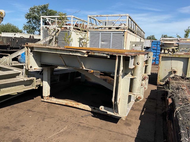 Partij stalen frames en opbouwdelen "substructure parts" - afbeelding 9 van  10