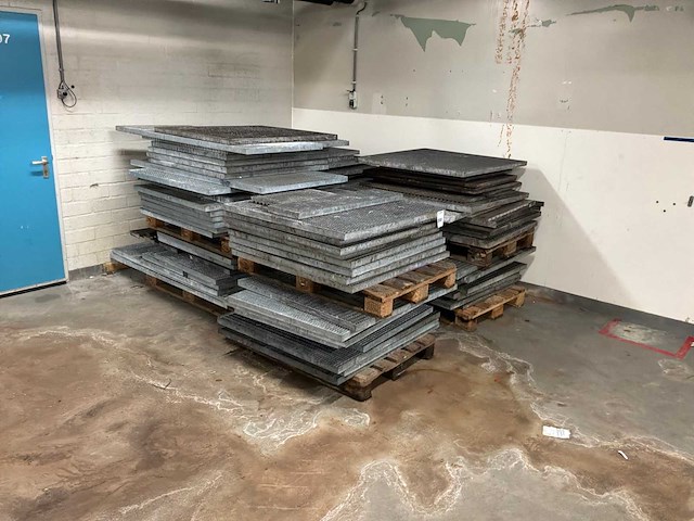 Partij stalen roostervloeren - afbeelding 3 van  9