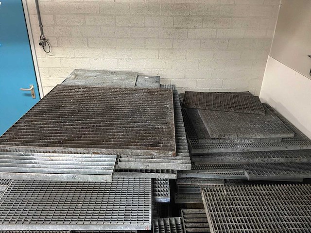 Partij stalen roostervloeren - afbeelding 7 van  9