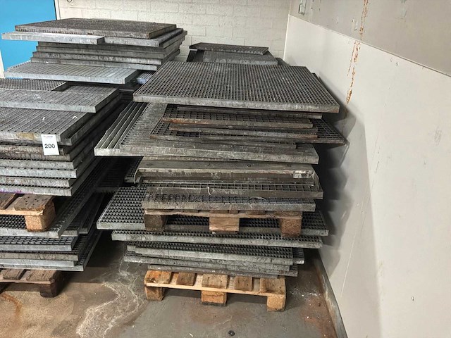Partij stalen roostervloeren - afbeelding 8 van  9