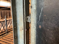 Partij stalinrichting – 6 poorten met draagconstructie en houten vloer - afbeelding 3 van  11