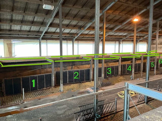 Partij stalinrichting – 6 poorten met draagconstructie en houten vloer - afbeelding 8 van  11