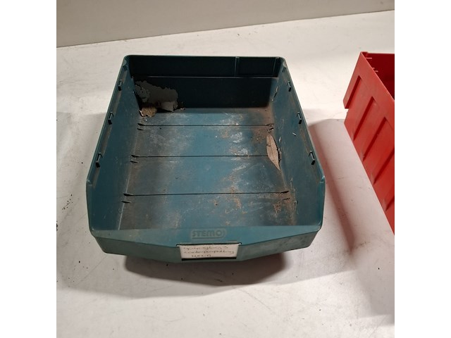 Partij stapelbakken in transportkar - afbeelding 6 van  7