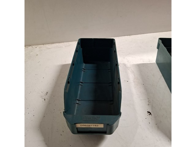 Partij stapelbakken in transportkar - afbeelding 7 van  7