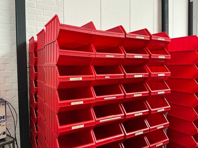 Partij stapelbakken nr1 30,5x50xh20cm (130x) - afbeelding 1 van  3