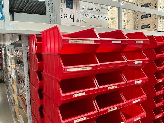 Partij stapelbakken nr1 30,5x50xh20cm (66x) - afbeelding 1 van  3