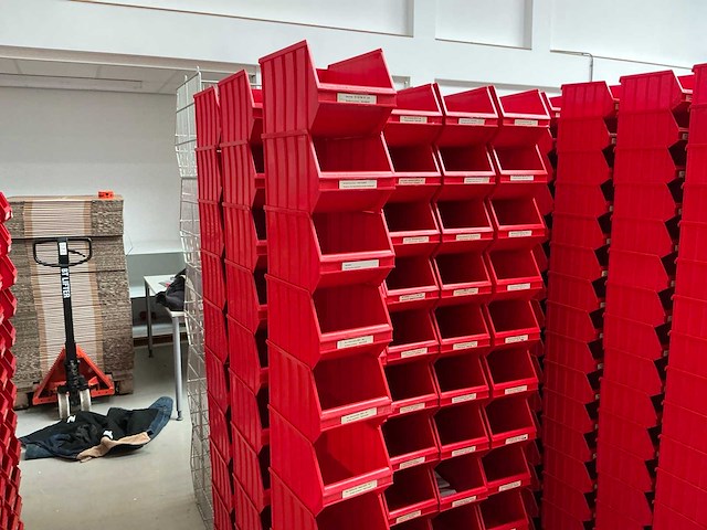 Partij stapelbakken nr2 20,5x34xh20cm (110x) - afbeelding 1 van  3