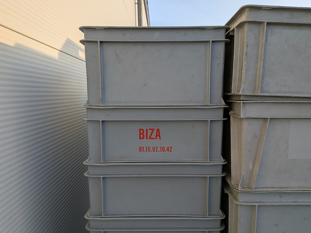 Partij stapelbare kunststof bakken, o.a. ssi schäfer & engels - afbeelding 2 van  10