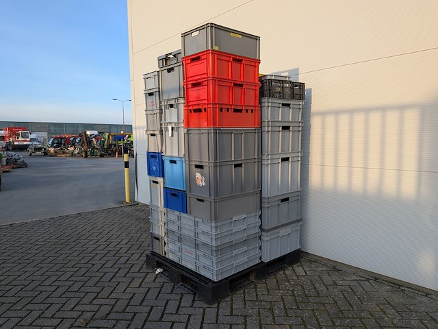 Partij stapelbare kunststof bakken, o.a. ssi schäfer & engels - afbeelding 5 van  10