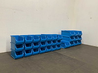 Partij stapelbare magazijnbakken - afbeelding 1 van  6