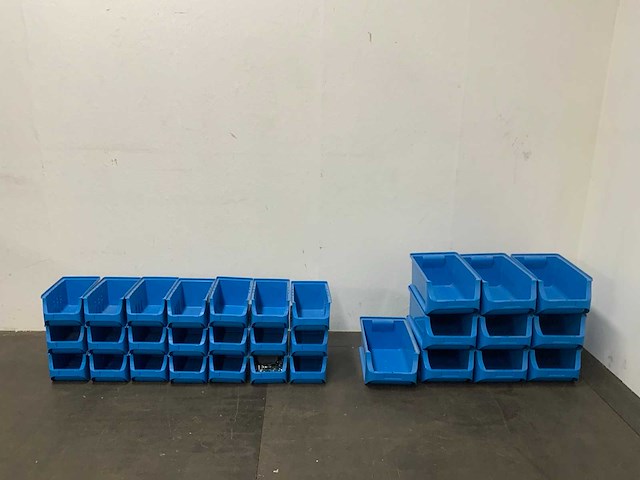 Partij stapelbare magazijnbakken - afbeelding 2 van  6