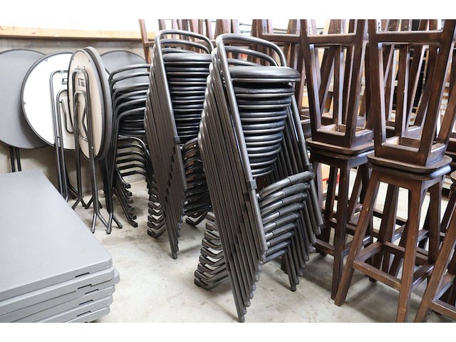 Partij stapelbare stoelen 25 stuks - afbeelding 1 van  1