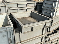 Partij stapelkratten in kar | circa 90 stuks - afbeelding 5 van  6