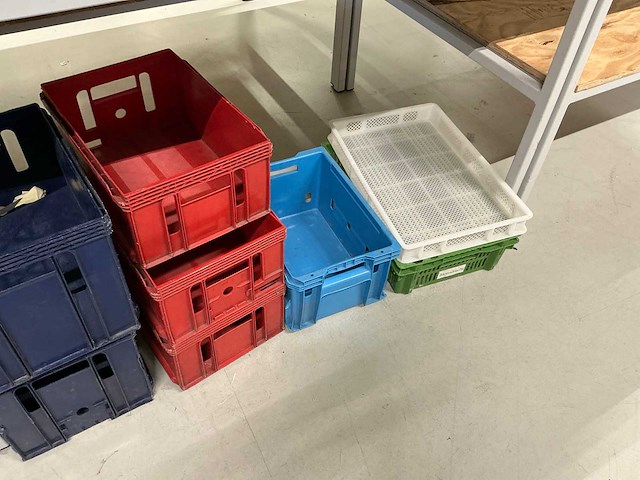 Partij stapelkratten - afbeelding 5 van  7