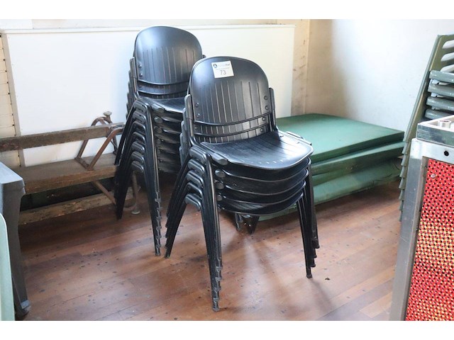Partij stapelstoelen 12stuks - afbeelding 1 van  1