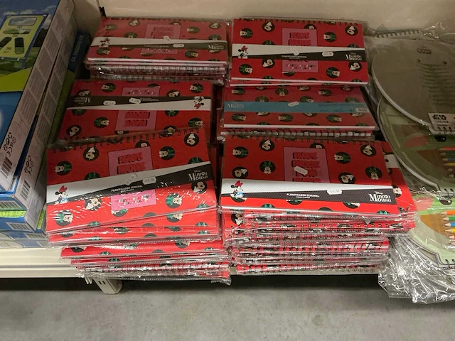 Partij starwars/minniemouse notebooks/planners (154x) - afbeelding 2 van  7