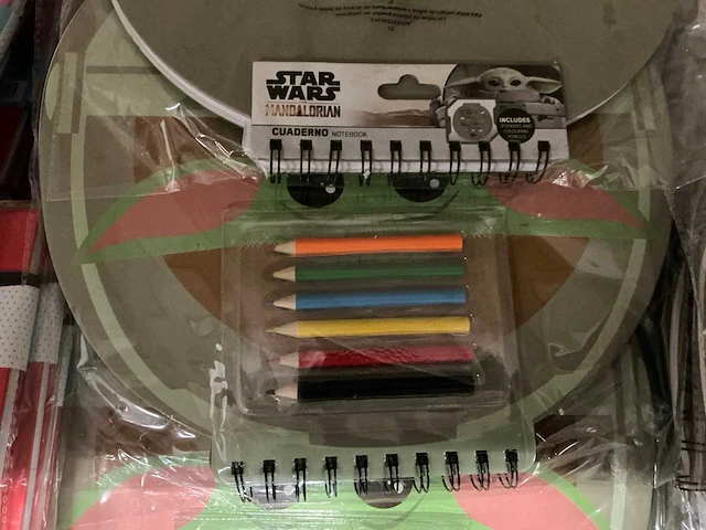 Partij starwars/minniemouse notebooks/planners (154x) - afbeelding 6 van  7