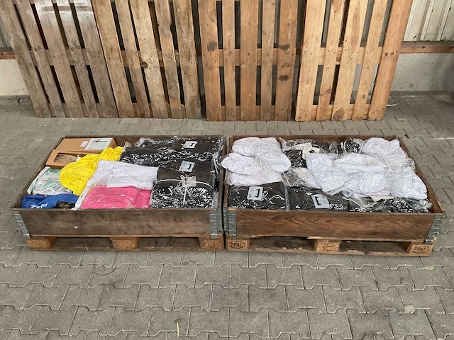 Partij statafel en tafel hoezen (130x) - afbeelding 1 van  4