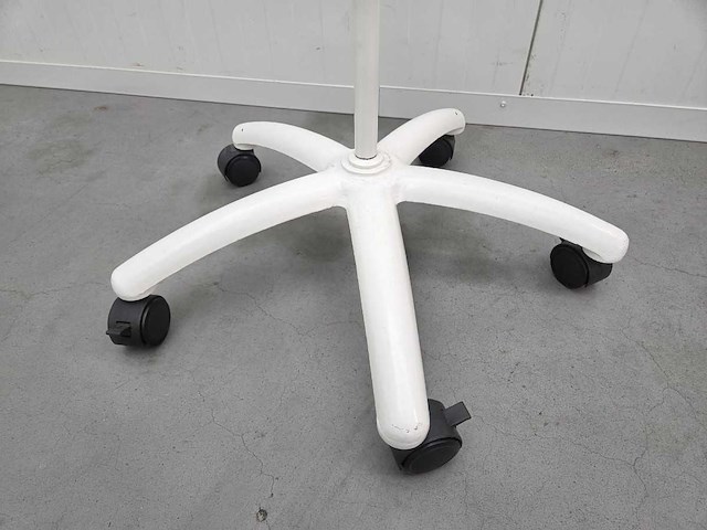 Partij statieven / towel cabinets / cartridge heater - afbeelding 3 van  19