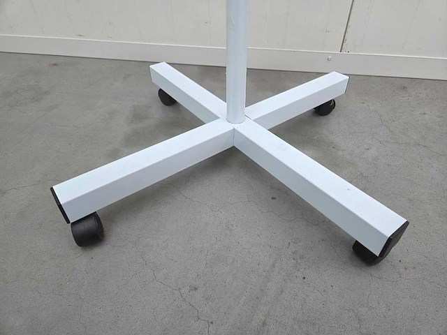 Partij statieven / towel cabinets / cartridge heater - afbeelding 8 van  19