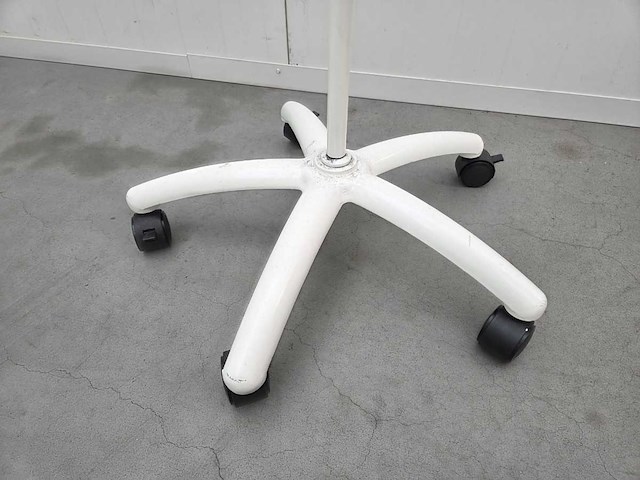 Partij statieven / towel cabinets / cartridge heater - afbeelding 14 van  19