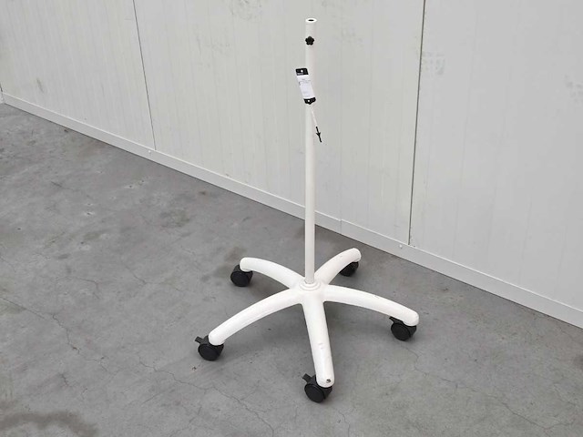 Partij statieven / towel cabinets / cartridge heater - afbeelding 19 van  19