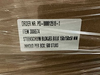 Partij steekschuim blokjes 150x150x50mm (600x) - afbeelding 4 van  4