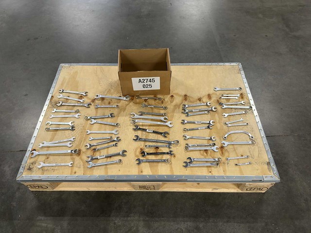 Partij steeksleutels/ringsleutels/combinatiesleutels (50x) - afbeelding 1 van  13