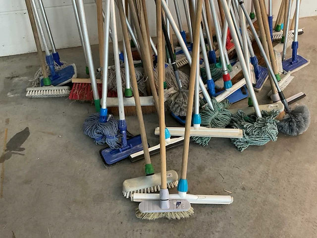 Partij steel gereedschap - afbeelding 2 van  3