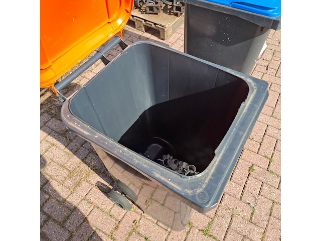 Partij steigerbuis koppelstukken | scharnierdeel met dubbel oogdeel, 90 graden - afbeelding 6 van  7