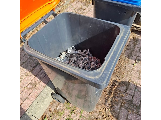 Partij steigerbuis koppelstukken | scharnierstuk met dubbel oogdeel, 90 graden - afbeelding 7 van  8