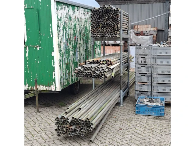 Partij steigerbuizen en koppelingen - afbeelding 9 van  16