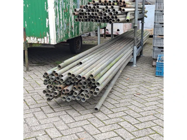 Partij steigerbuizen en koppelingen - afbeelding 10 van  16