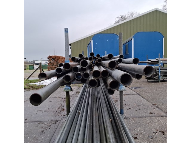 Partij steigerbuizen op 2x transportbok - afbeelding 6 van  11