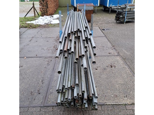 Partij steigerbuizen op 2x transportbok - afbeelding 7 van  11