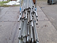 Partij steigerbuizen op 2x transportbok - afbeelding 7 van  11