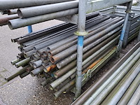 Partij steigerbuizen op 2x transportbok - afbeelding 8 van  9