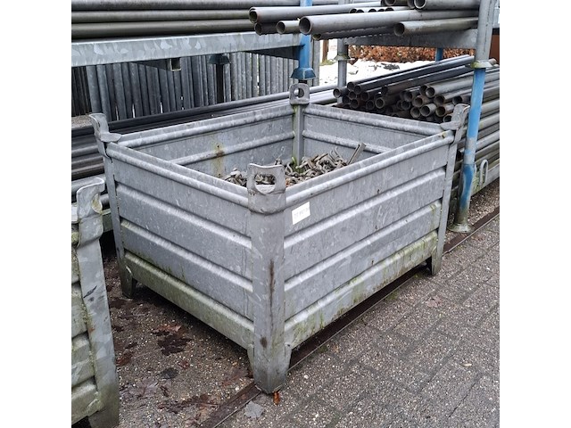Partij steigerklemmen in transportkist - afbeelding 1 van  4