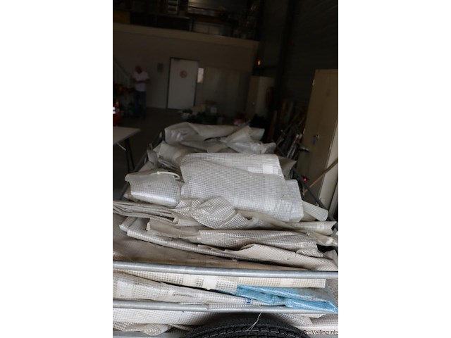 Partij steigerzeil, diverse afmetingen - afbeelding 1 van  4