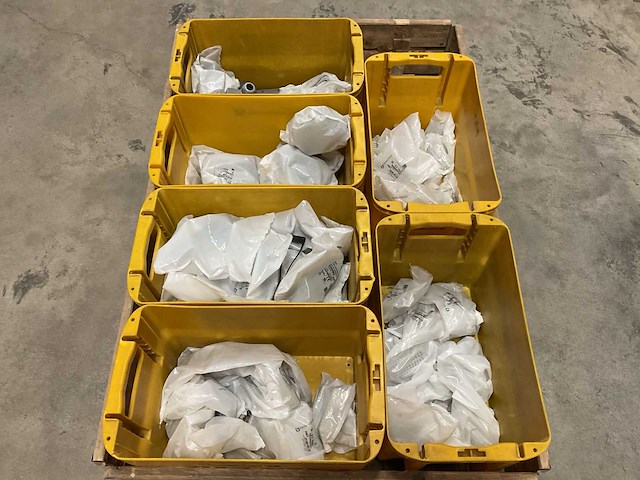 Partij stekker onderdelen - afbeelding 1 van  9