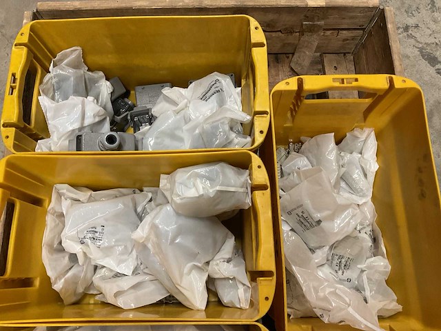 Partij stekker onderdelen - afbeelding 3 van  9