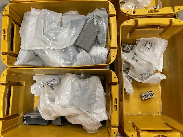 Partij stekker onderdelen - afbeelding 2 van  9