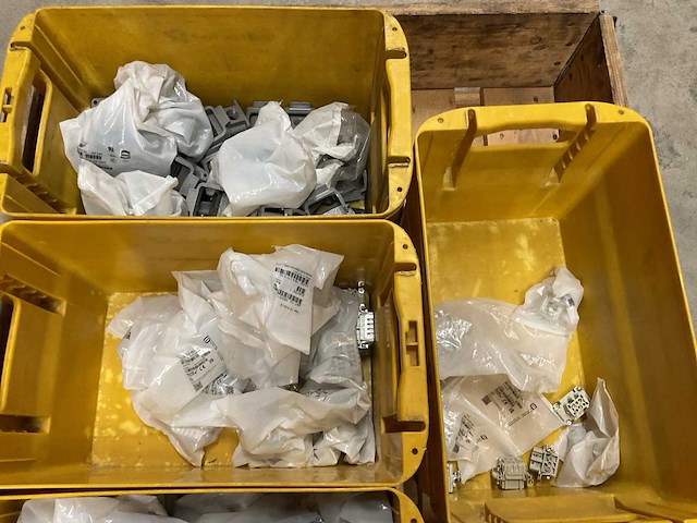 Partij stekker onderdelen - afbeelding 3 van  9