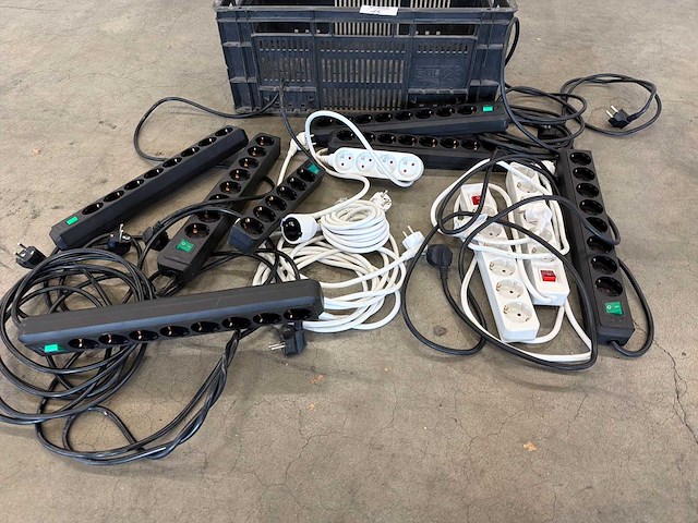 Partij stekkerblokken (12x) - afbeelding 2 van  2