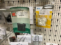 Partij stekkers, schakelaars en contactdozen - afbeelding 4 van  24